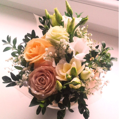 svatební kytice- meruňkové tóny