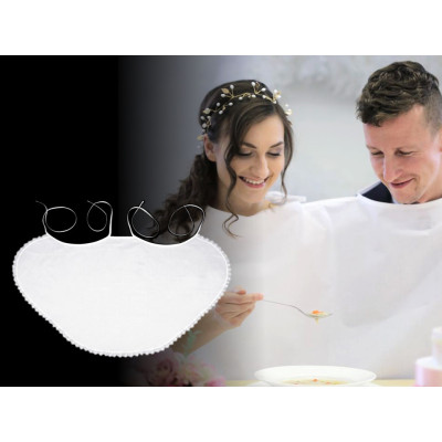 Svatební bryndák lemovaný madeirou