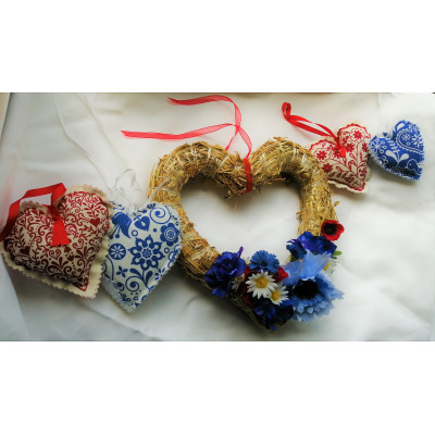 Půjčení - girlanda srdíčková folklorní