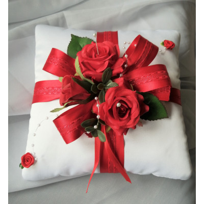 polštářek na prstýnky " červené růžičky"