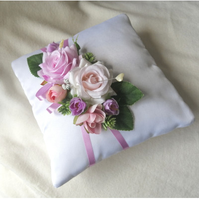 Polštářek na prstýnky - růžičková girlanda