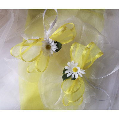 Srdce na auto s šerpou a mašlemi- kopretinové