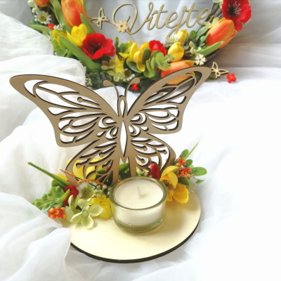 Jarní svícen s motýlkem
