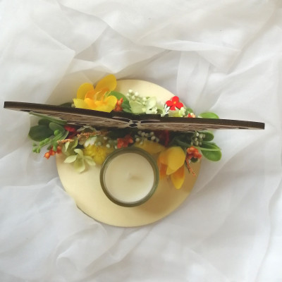 Jarní svícen s motýlkem