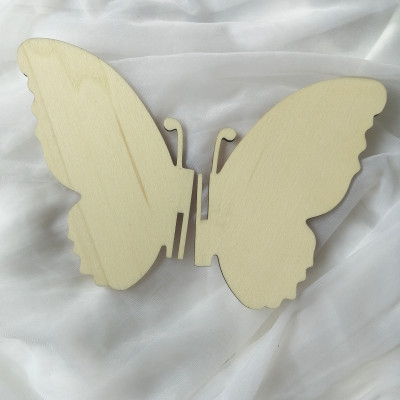 Motýlek k domalovaní - velký