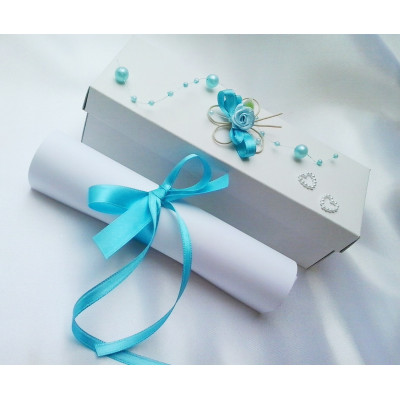 Svatební oznámení v krabičce s motýlkem